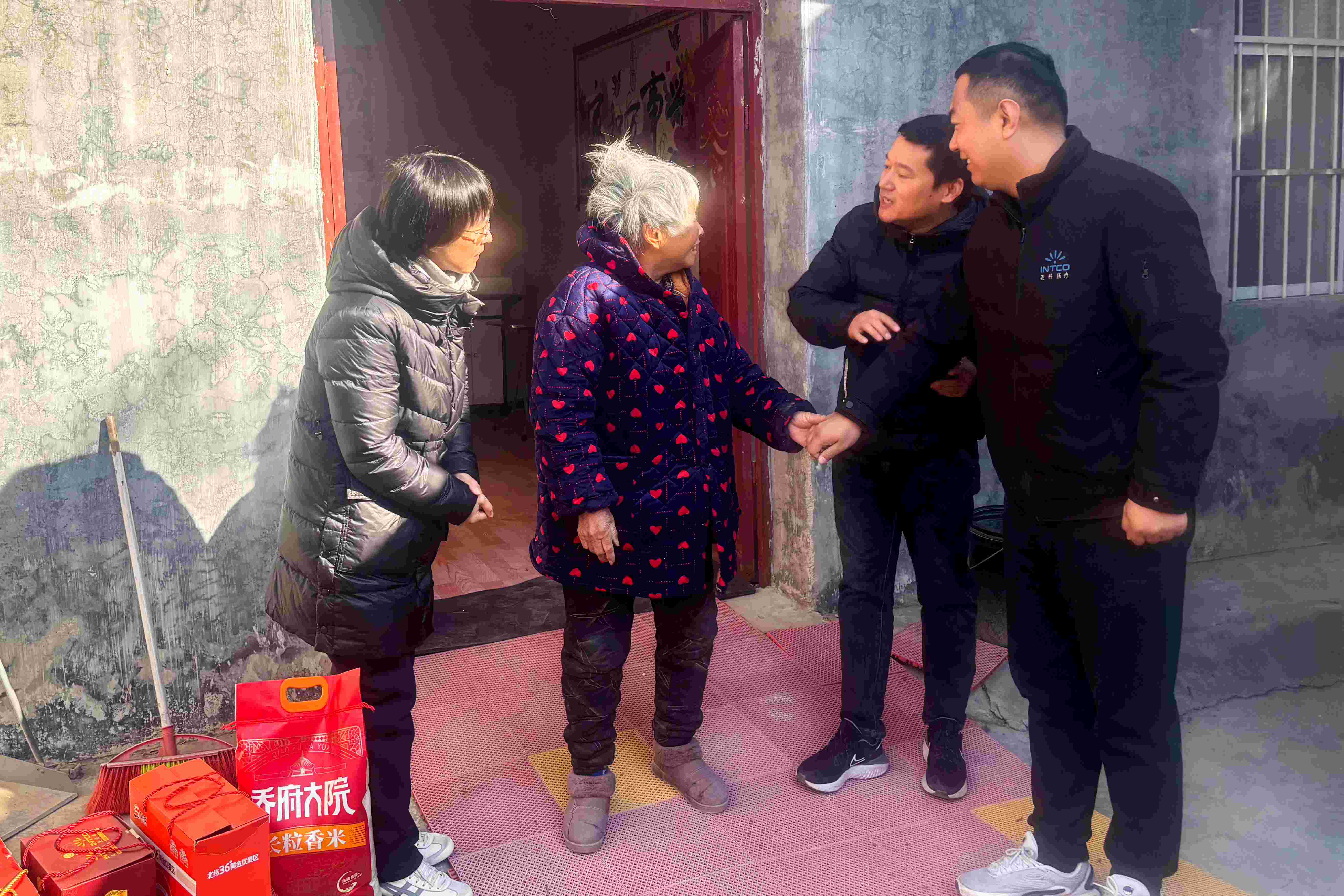 安徽乐发welcome医疗开展春节走访慰问活动